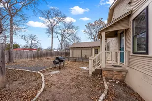 312 Lytle St, Kerrville, TX 78028 - Photo 15