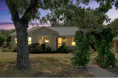 611 N Adams St, Fredericksburg, TX 78624 - Photo 1