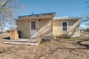 1006 W Hill St, Fredericksburg, TX 78624 - Photo 17