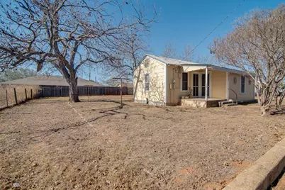 1006 W Hill St, Fredericksburg, TX 78624 - Photo 3