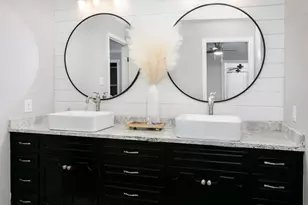 333 W Burbank St, Fredericksburg, TX 78624 - Photo 15