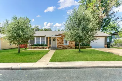 333 W Burbank St, Fredericksburg, TX 78624 - Photo 25