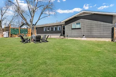 333 W Burbank St, Fredericksburg, TX 78624 - Photo 23