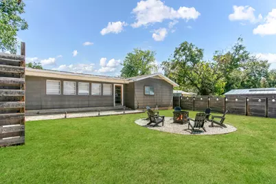333 W Burbank St, Fredericksburg, TX 78624 - Photo 23