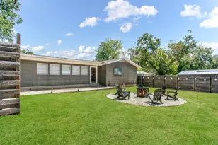 333 W Burbank St, Fredericksburg, TX 78624 - Photo 23