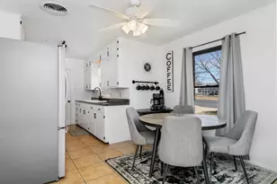 333 W Burbank St, Fredericksburg, TX 78624 - Photo 7