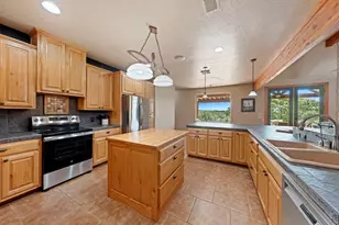 142 Ledge Stone Ln, Hunt, TX 78024 - Photo 9