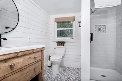 915 Bell St, Fredericksburg, TX 78624 - Photo 25