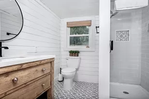 915 Bell St, Fredericksburg, TX 78624 - Photo 25