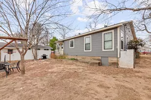 403 E Schubert St, Fredericksburg, TX 78624 - Photo 29