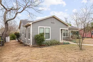 403 E Schubert St, Fredericksburg, TX 78624 - Photo 25