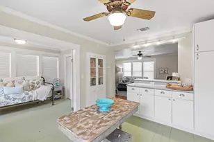 403 E Schubert St, Fredericksburg, TX 78624 - Photo 15