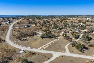 1783 Axis Cir, Fredericksburg, TX 78624 - Photo 5