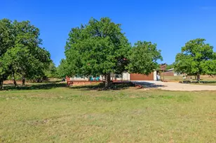 1783 Axis Cir, Fredericksburg, TX 78624 - Photo 3