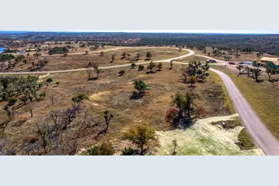 826 Sutton Dr, Fredericksburg, TX 78624 - Photo 3