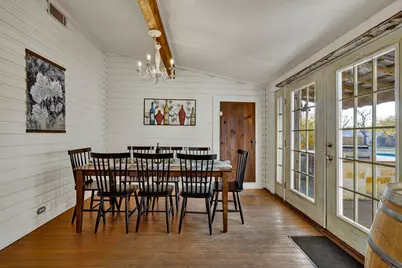 908 N Crockett St, Fredericksburg, TX 78624 - Photo 9