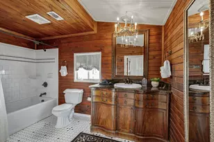 908 N Crockett St, Fredericksburg, TX 78624 - Photo 25