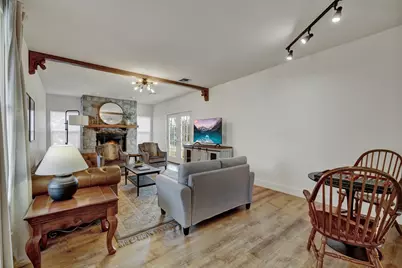 908 N Crockett St, Fredericksburg, TX 78624 - Photo 15