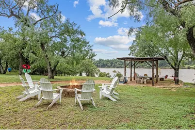 211 W Riverside Dr, Llano, TX 78643 - Photo 3