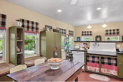 211 W Riverside Dr, Llano, TX 78643 - Photo 5