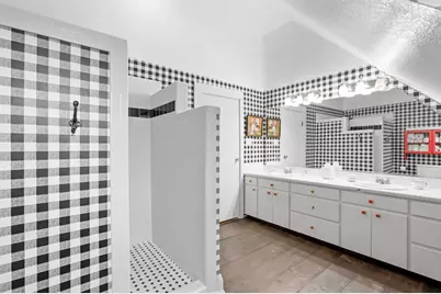 211 W Riverside Dr, Llano, TX 78643 - Photo 15