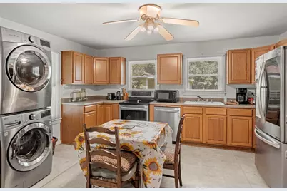 618 Lois St, Kerrville, TX 78028 - Photo 7