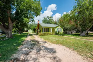 618 Lois St, Kerrville, TX 78028 - Photo 19