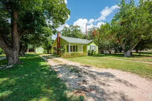 618 Lois St, Kerrville, TX 78028 - Photo 21