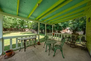 618 Lois St, Kerrville, TX 78028 - Photo 3