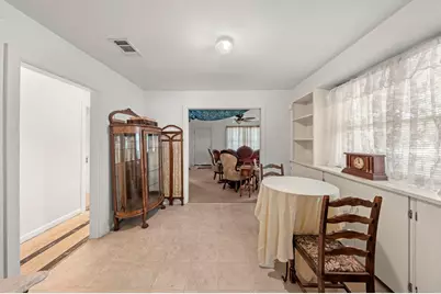 618 Lois St, Kerrville, TX 78028 - Photo 9