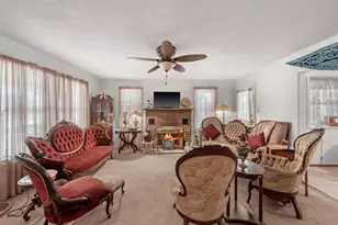 618 Lois St, Kerrville, TX 78028 - Photo 5