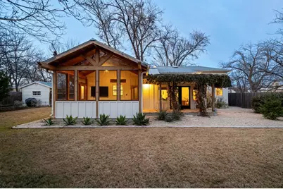 205 E Centre St, Fredericksburg, TX 78624 - Photo 5