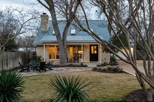 205 E Centre St, Fredericksburg, TX 78624 - Photo 1