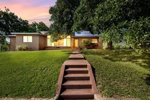 207 Walnut St, Fredericksburg, TX 78624 - Photo 1