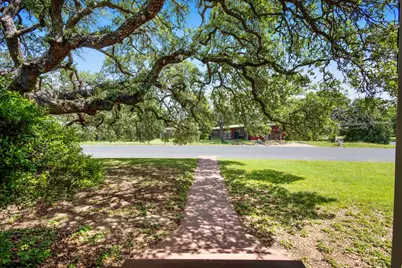 207 Walnut St, Fredericksburg, TX 78624 - Photo 39