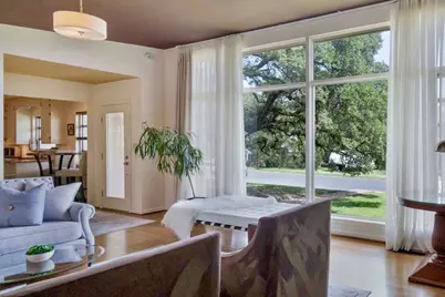 207 Walnut St, Fredericksburg, TX 78624 - Photo 3