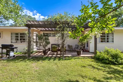 207 Walnut St, Fredericksburg, TX 78624 - Photo 41