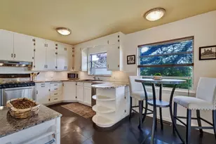 207 Walnut St, Fredericksburg, TX 78624 - Photo 17