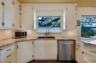 207 Walnut St, Fredericksburg, TX 78624 - Photo 19