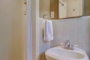 207 Walnut St, Fredericksburg, TX 78624 - Photo 31