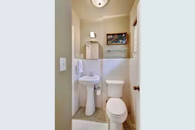 207 Walnut St, Fredericksburg, TX 78624 - Photo 29