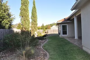 2146 Hedgestone, Fredericksburg, TX 78624 - Photo 9