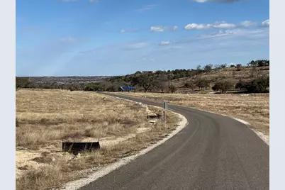 80 Pinnacle Dr, Fredericksburg, TX 78624 - Photo 3