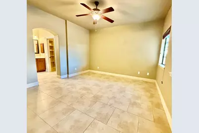 704 Darlington Dr, Fredericksburg, TX 78624 - Photo 5