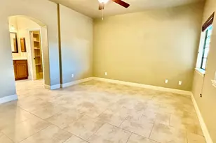 704 Darlington Dr, Fredericksburg, TX 78624 - Photo 5