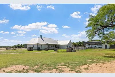 139 Armory Rd, Fredericksburg, TX 78624 - Photo 45