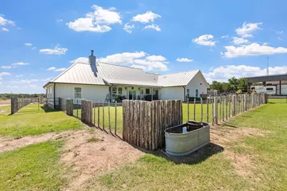 139 Armory Rd, Fredericksburg, TX 78624 - Photo 37