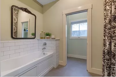 319 W Creek St, Fredericksburg, TX 78624 - Photo 17