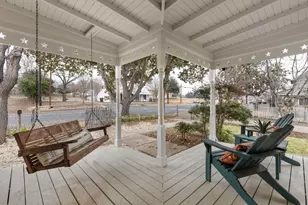 319 W Creek St, Fredericksburg, TX 78624 - Photo 5