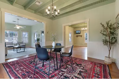 319 W Creek St, Fredericksburg, TX 78624 - Photo 9